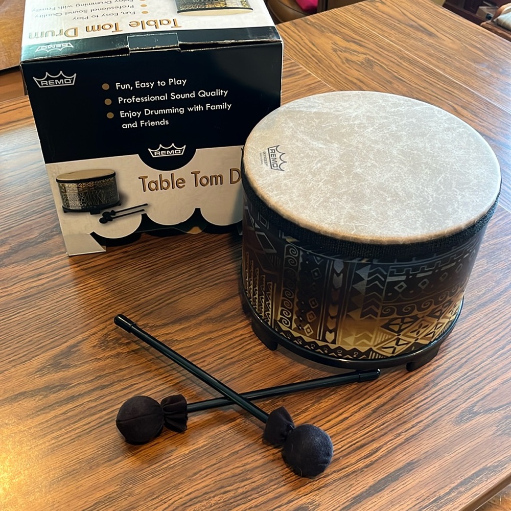 *LIKE NEW* REMO TABLE TOM DRUM - 10” DIAMETER - 2 MALLETS - ORIGINAL BOX
